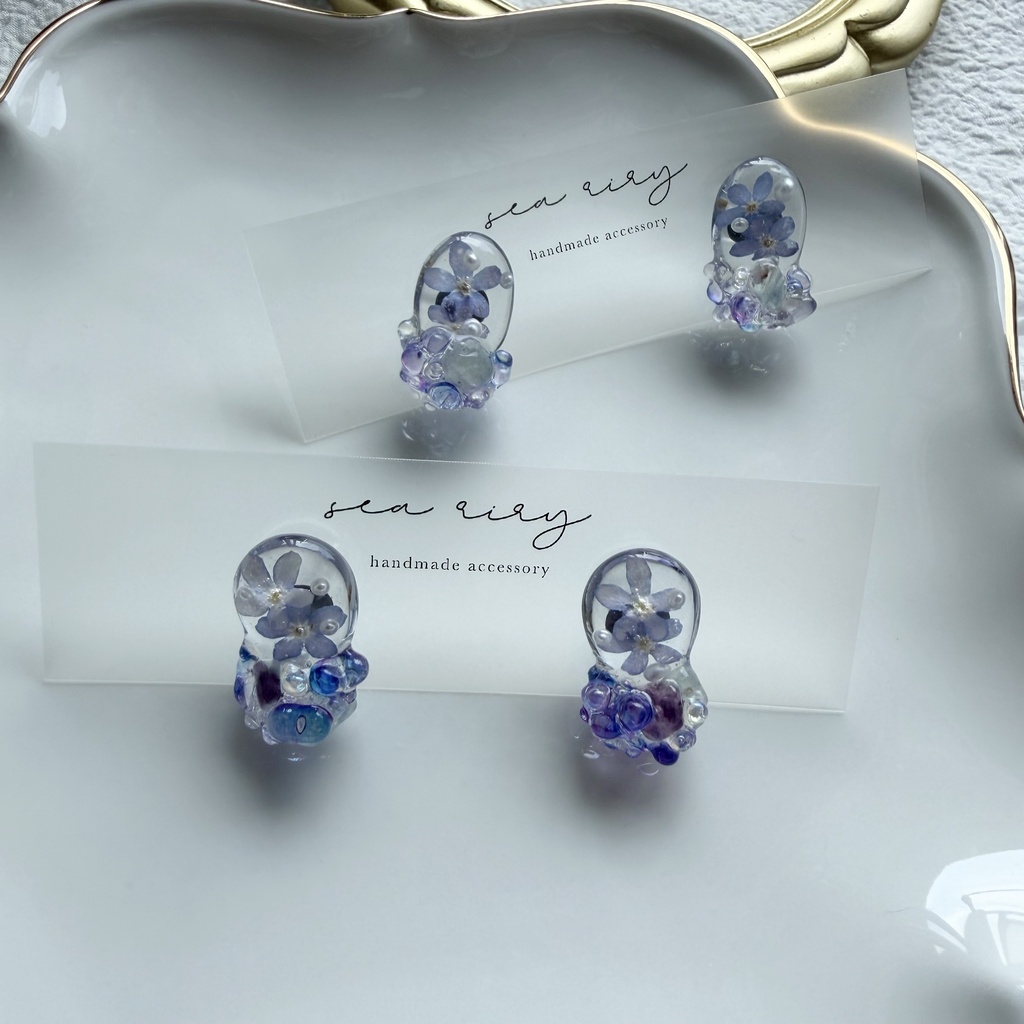no.386 勿忘草と天然石のつぶつぶピアス 忘れな草 ブルー パール レインボーフローライト チェコビーズ
