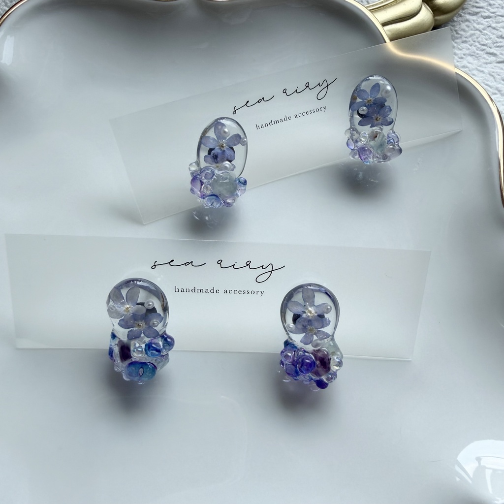 no.386 勿忘草と天然石のつぶつぶピアス 忘れな草 ブルー パール レインボーフローライト チェコビーズ