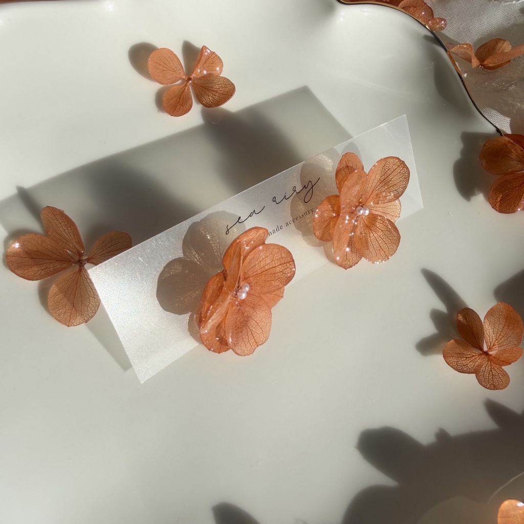 no.406  再販  ブリックオレンジの紫陽花ピアス  アジサイ  パール  オレンジ  サージカルステンレス  ピアス