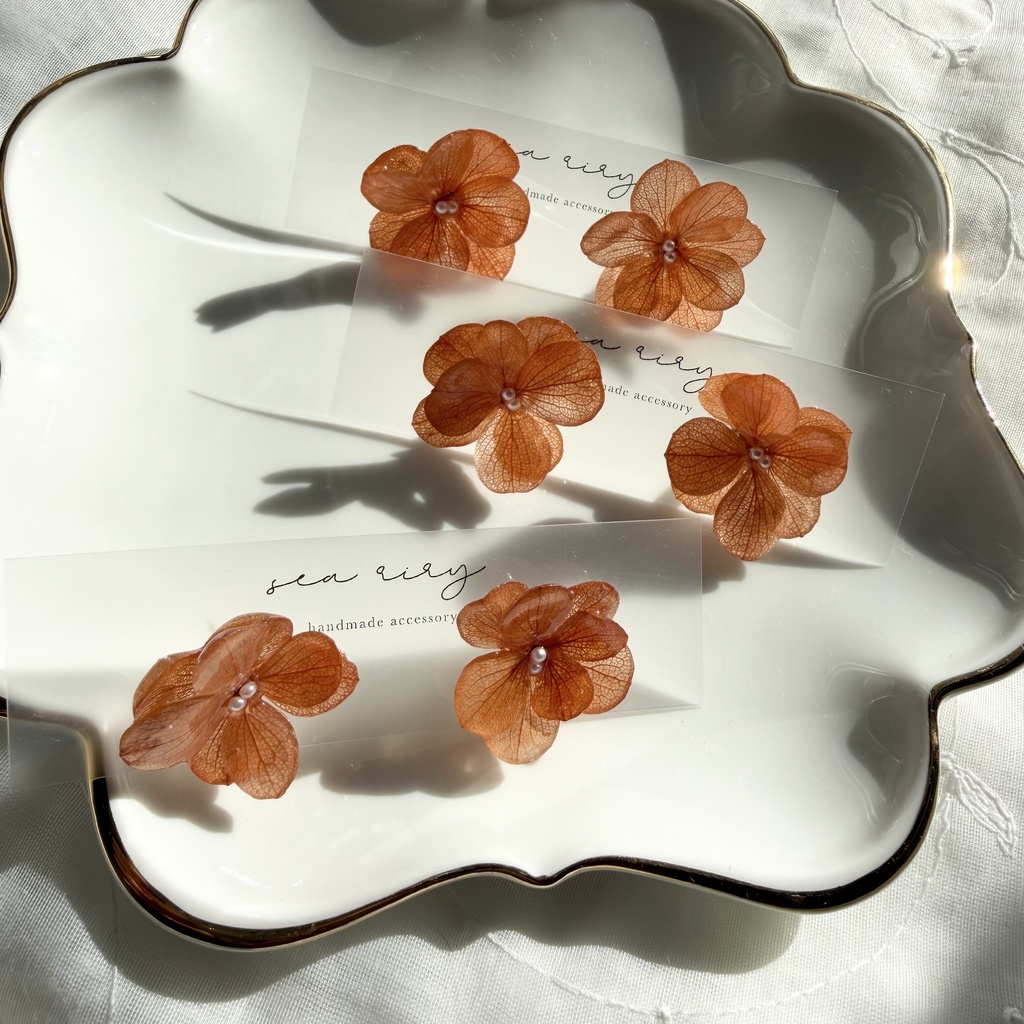 no.407 再販 ブリックオレンジの紫陽花ピアス アジサイ パール オレンジ サージカルステンレス ピアス