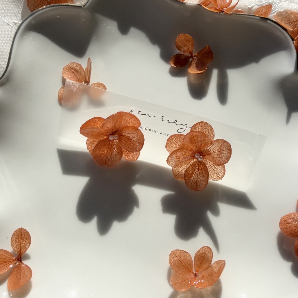 no.407  再販  ブリックオレンジの紫陽花ピアス  アジサイ  パール  オレンジ  サージカルステンレス  ピアス