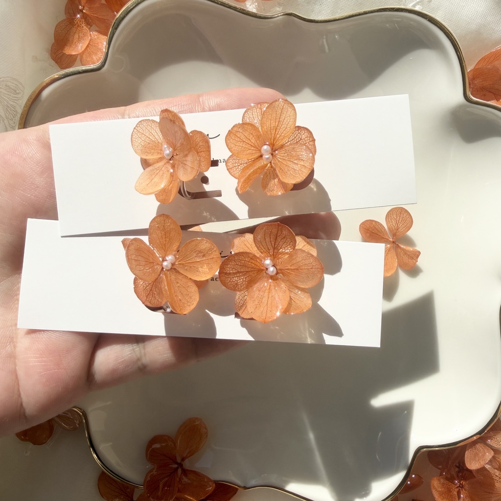 no.408 再販 ブリックオレンジの紫陽花イヤリング アジサイ パール オレンジ 樹脂ノンホールピアス