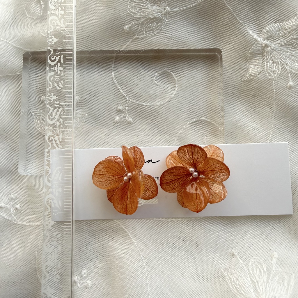 no.408 再販 ブリックオレンジの紫陽花イヤリング アジサイ パール オレンジ 樹脂ノンホールピアス