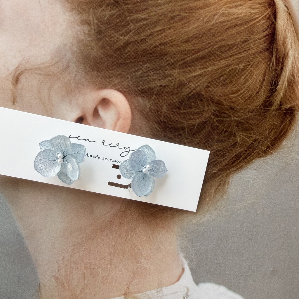 no.410 くすみブルーのノンホールピアス 本物のお花 紫陽花 パール 樹脂ノンホールピアス イヤリング 耳飾り