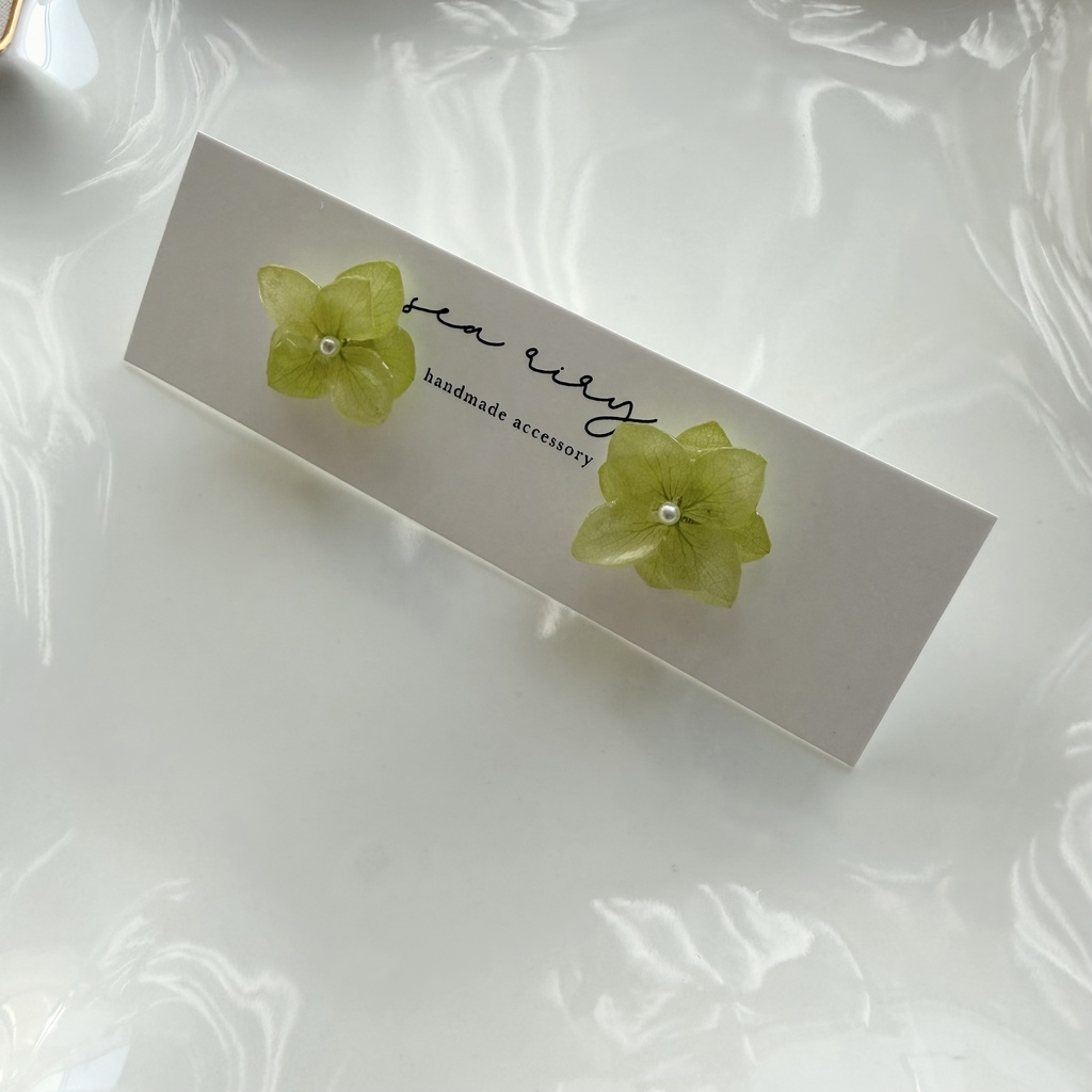 no.412 ライトグリーンの紫陽花ピアス 本物のお花 紫陽花 あじさい パール サージカルステンレス ピアス