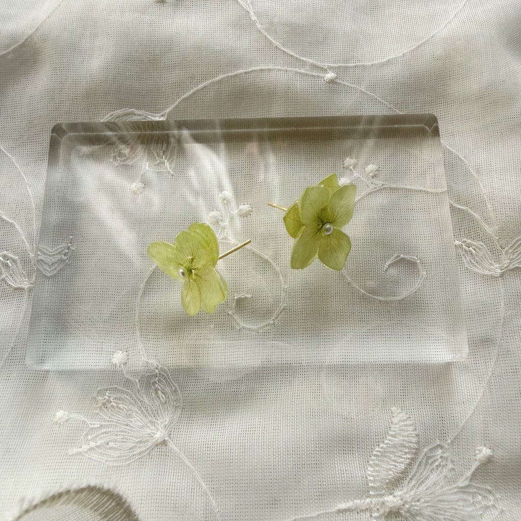 no.412 ライトグリーンの紫陽花ピアス 本物のお花 紫陽花 あじさい パール サージカルステンレス ピアス