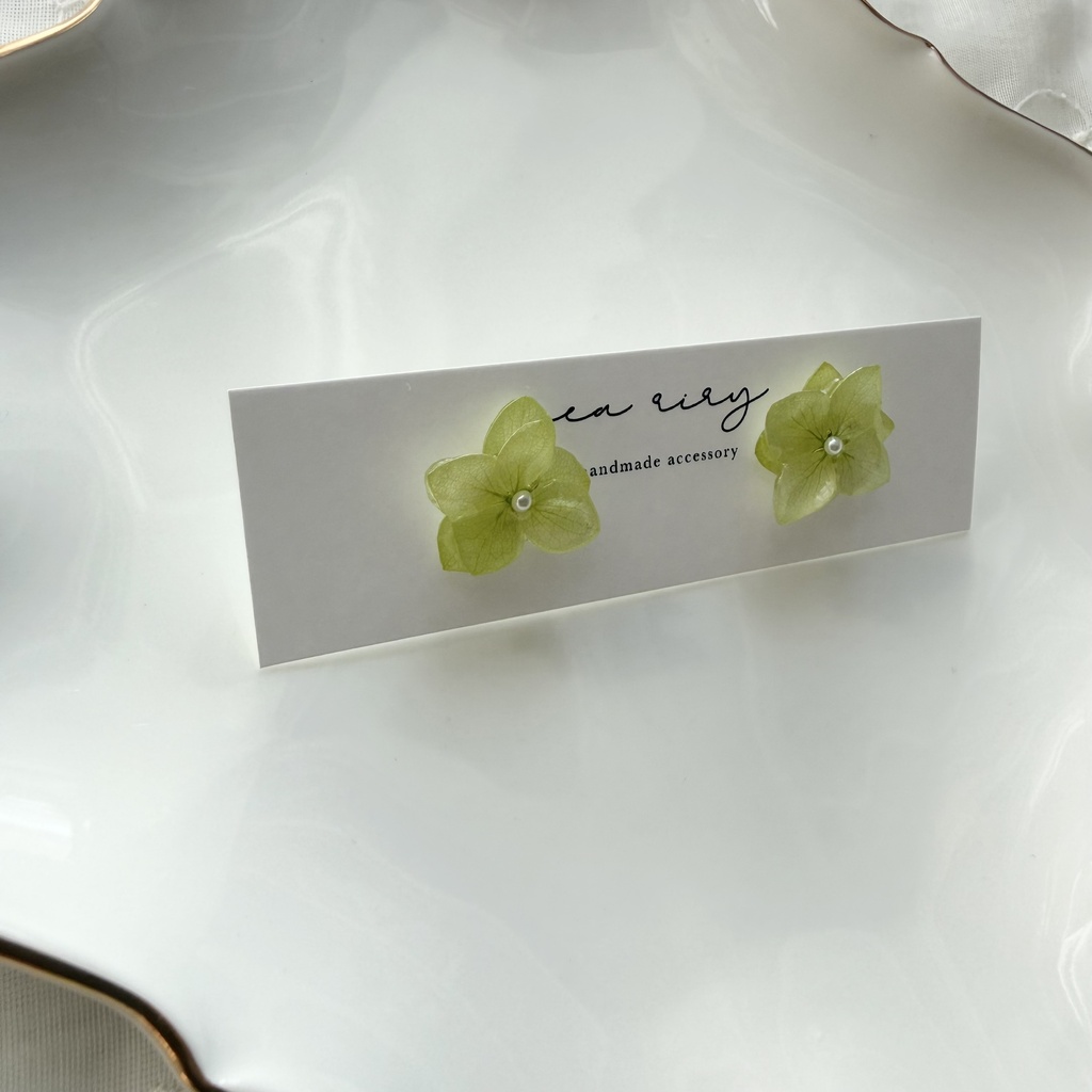 no.412 ライトグリーンの紫陽花ピアス 本物のお花 紫陽花 あじさい パール サージカルステンレス ピアス