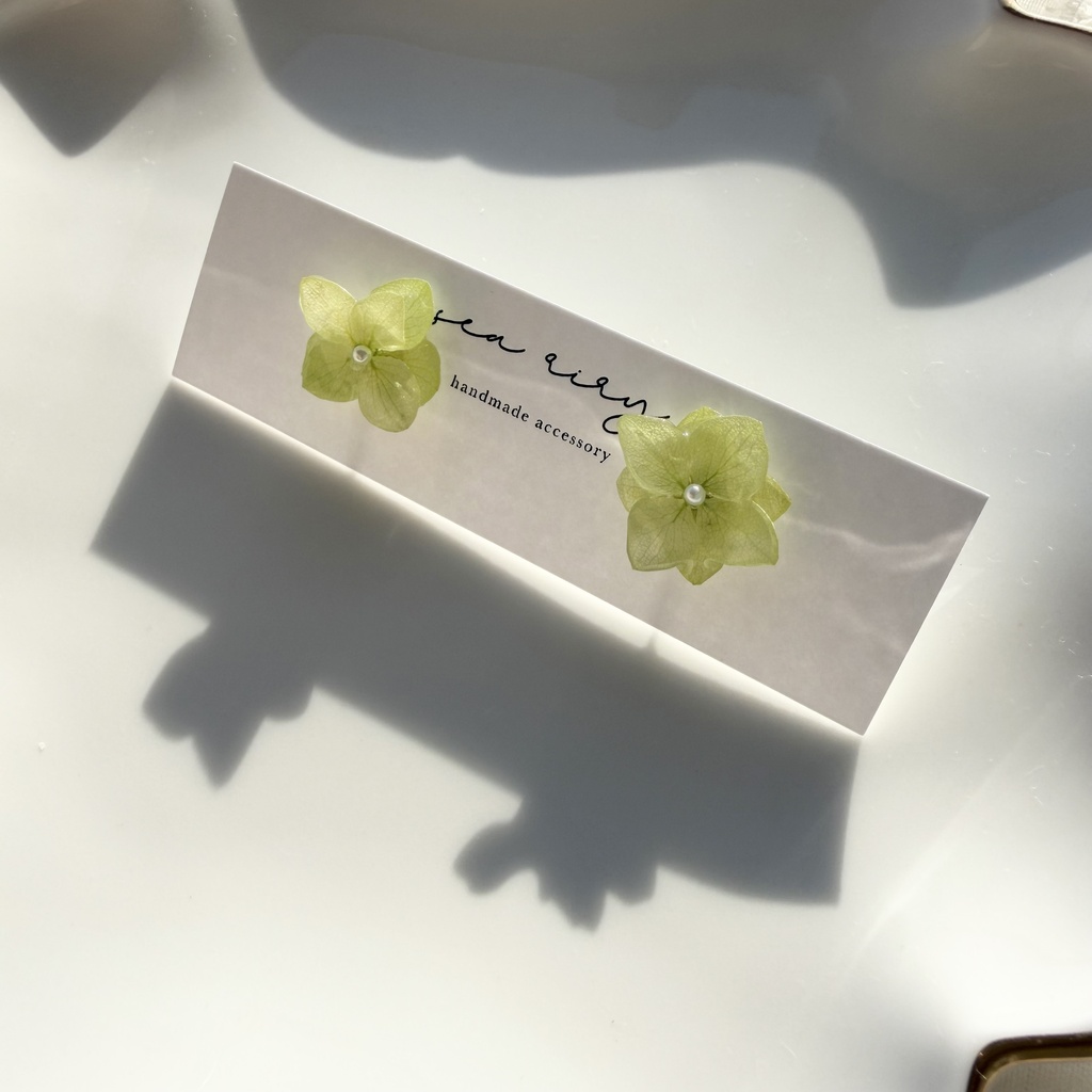no.412 ライトグリーンの紫陽花ピアス 本物のお花 紫陽花 あじさい パール サージカルステンレス ピアス