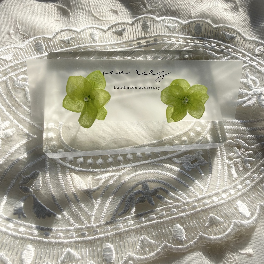 no.413 ライトグリーンの紫陽花ピアス 本物のお花 紫陽花 あじさい パール サージカルステンレス ピアス