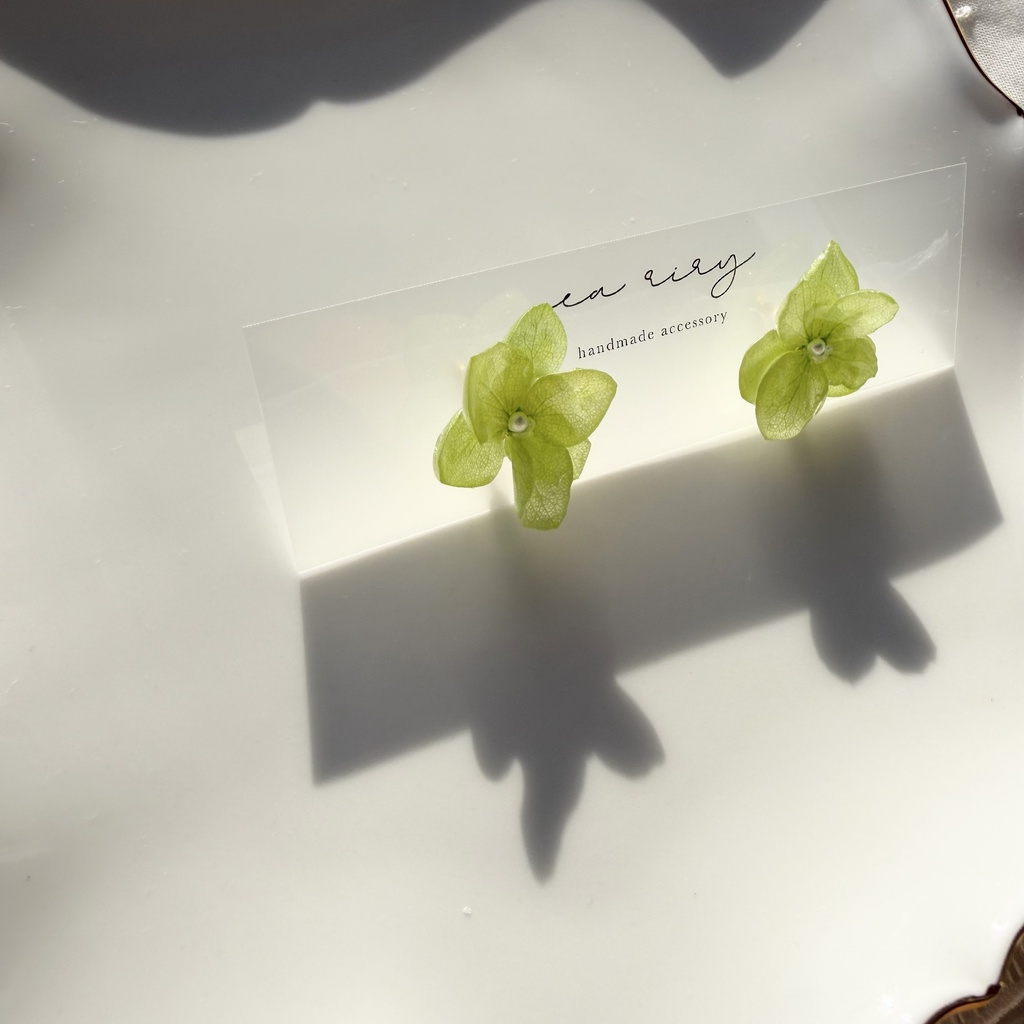 no.413 ライトグリーンの紫陽花ピアス 本物のお花 紫陽花 あじさい パール サージカルステンレス ピアス