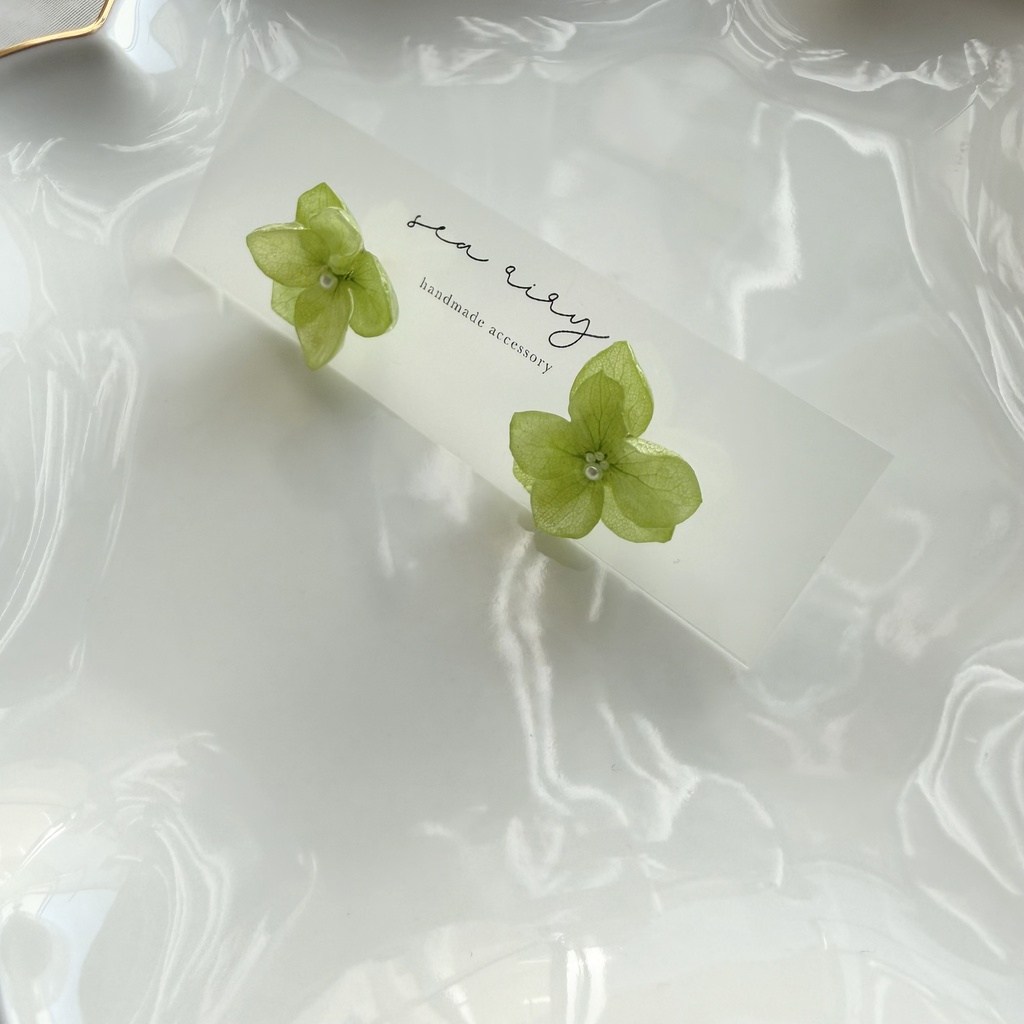 no.413 ライトグリーンの紫陽花ピアス 本物のお花 紫陽花 あじさい パール サージカルステンレス ピアス