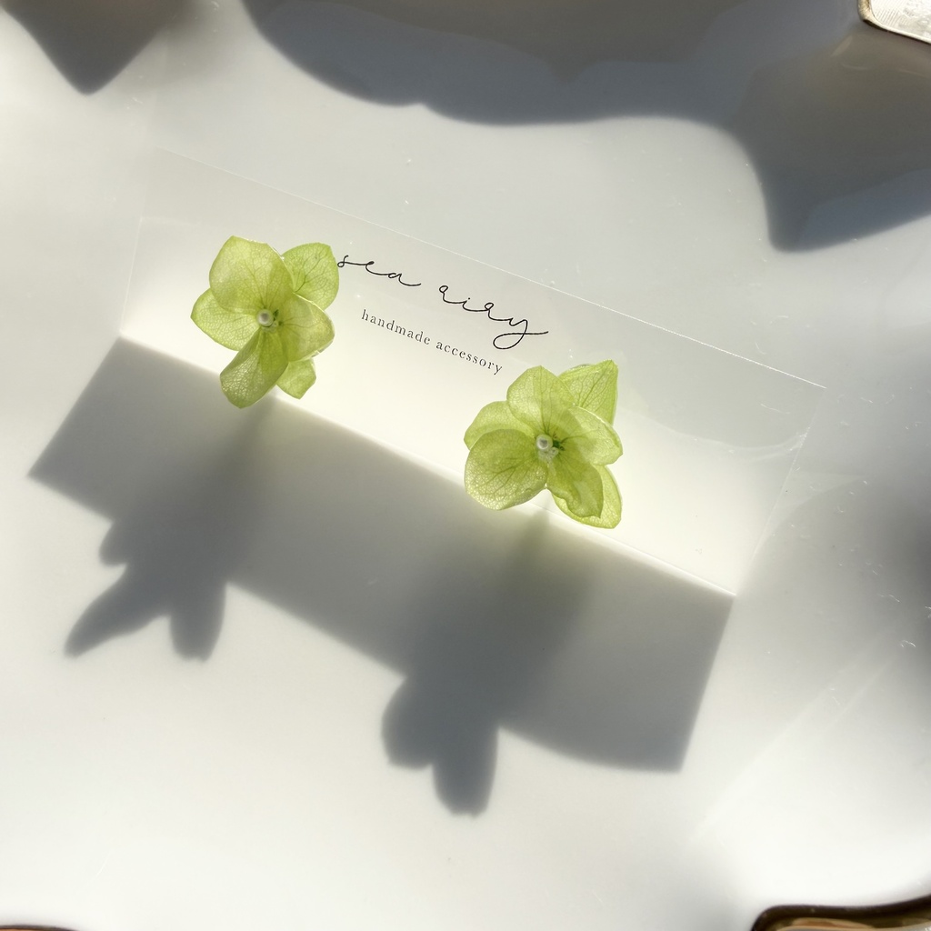 no.413 ライトグリーンの紫陽花ピアス 本物のお花 紫陽花 あじさい パール サージカルステンレス ピアス