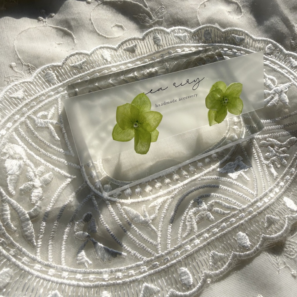 no.413 ライトグリーンの紫陽花ピアス 本物のお花 紫陽花 あじさい パール サージカルステンレス ピアス