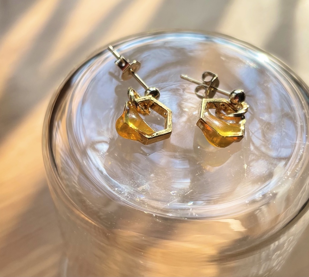 『蜜の一角』ピアス