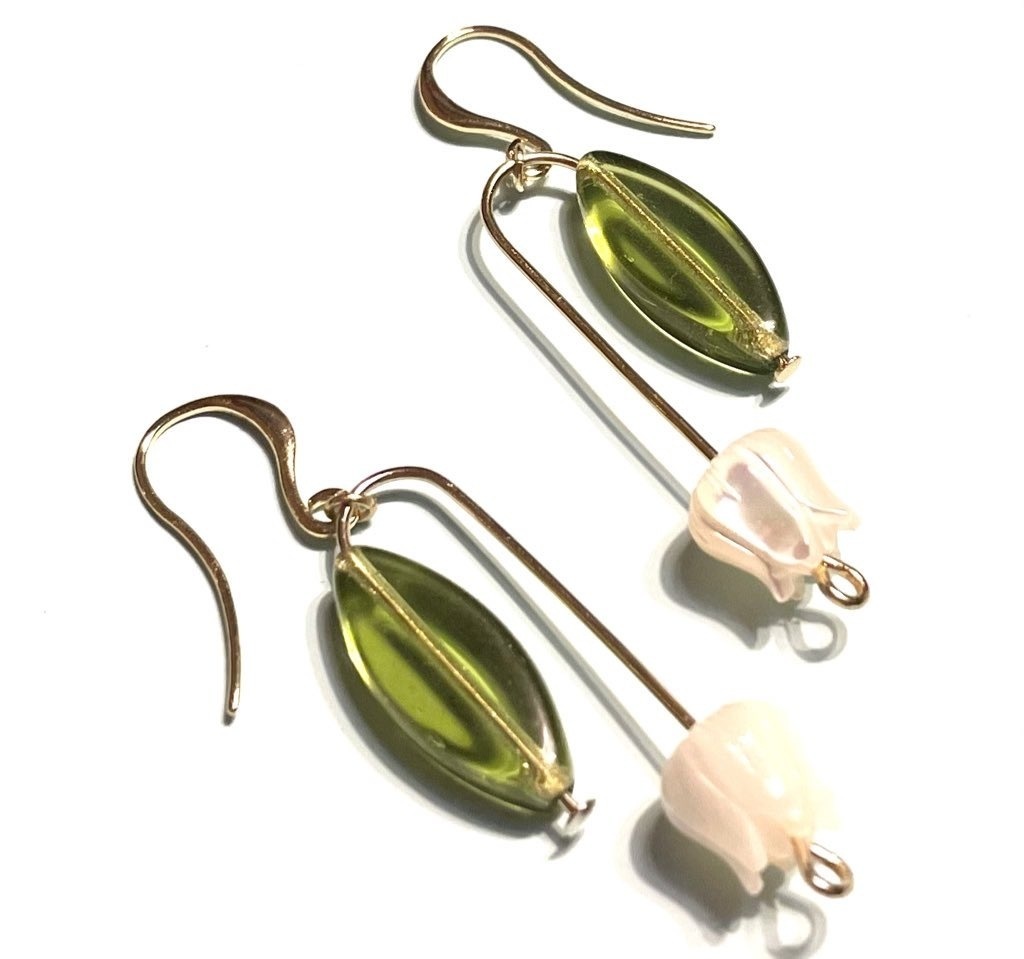 『鈴の鳴る曲線』ピアス