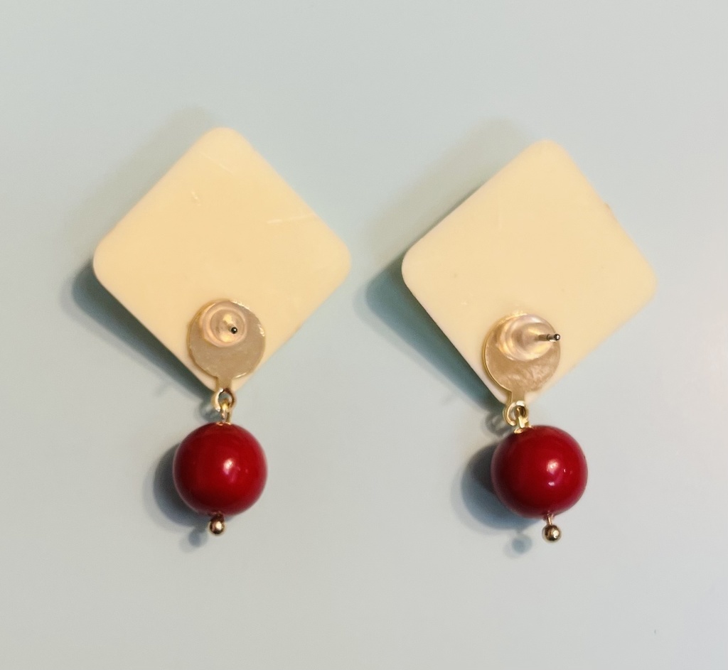 『ケーキのてっぺん』ピアス