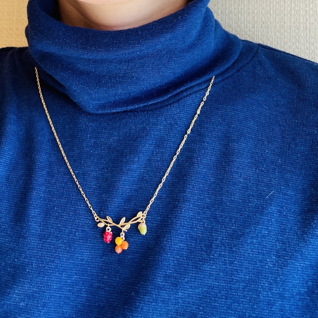 『冬に備える』首飾り