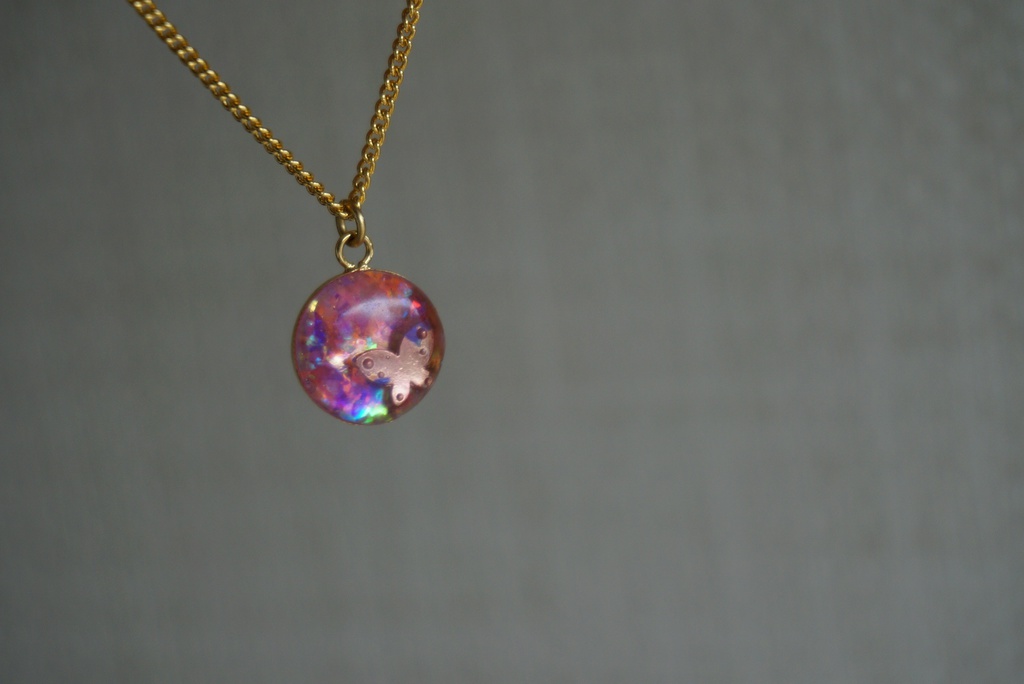 ●「飛びます」ペンダント