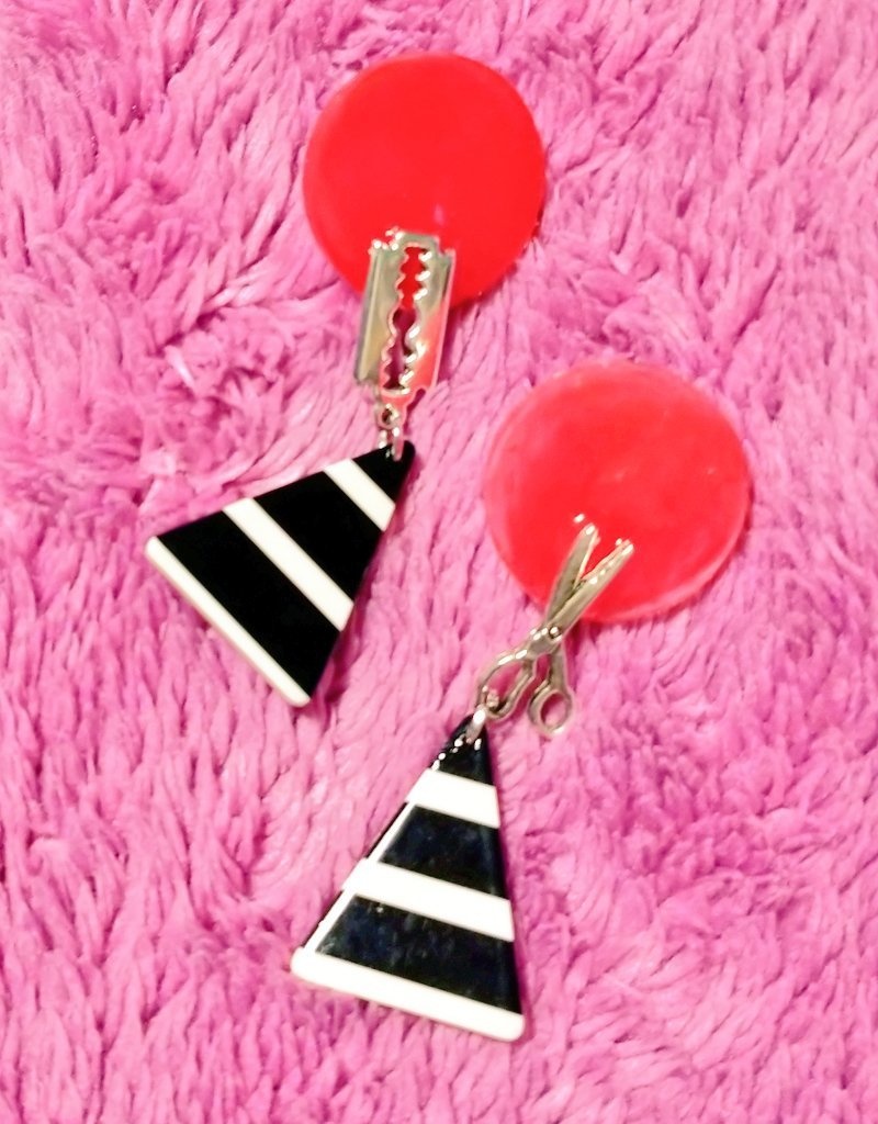 リゾット・ネエロ ピアス ①