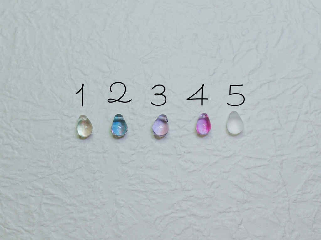 🍓色が選べるオリジナルアクセサリー🍓(ストラップに変更可)