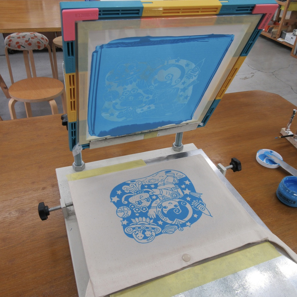 表・裏に絵柄あり!サコッシュ「宇宙Expo」コースター付き