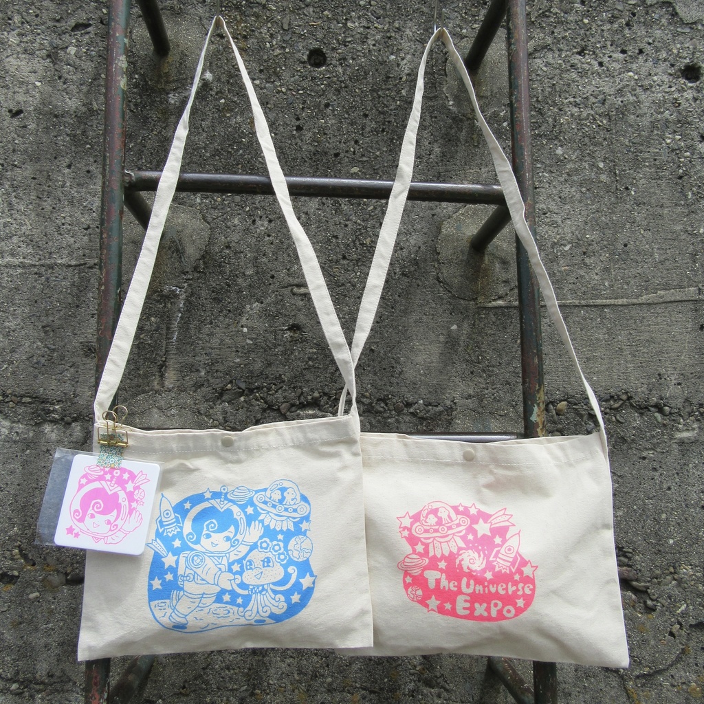 表・裏に絵柄あり!サコッシュ「宇宙Expo」コースター付き