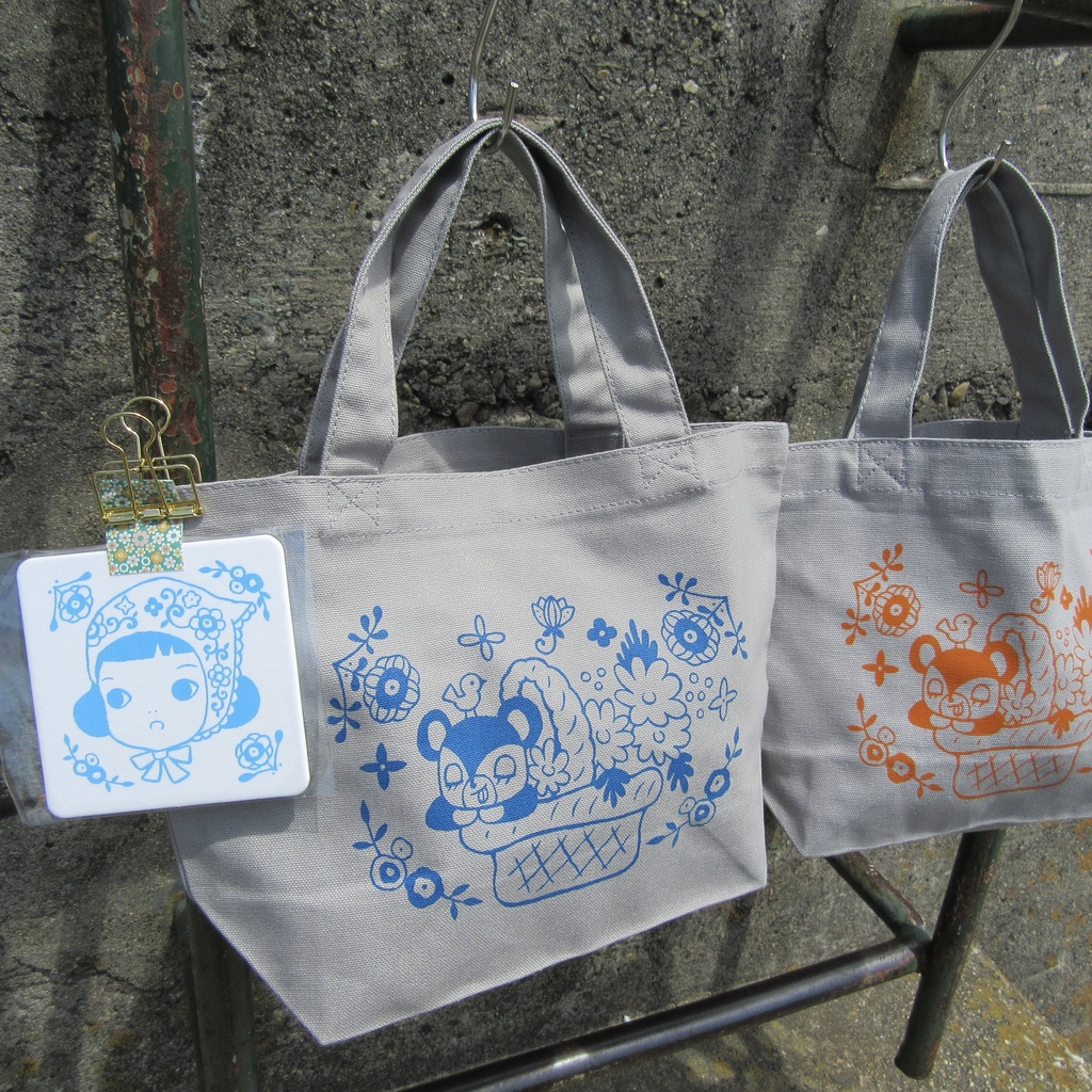 表・裏に絵柄あり!ミニトートバッグ「花かごとくまちゃん」コースター付き