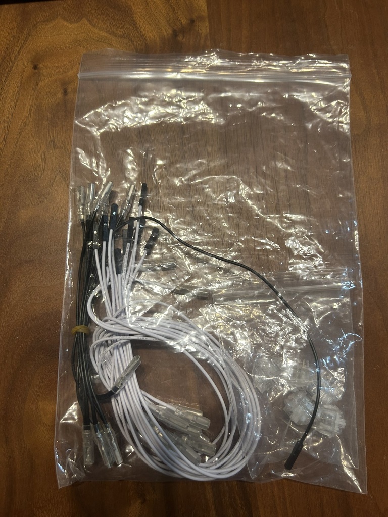 (みく様 オーダー レバーレスケース)