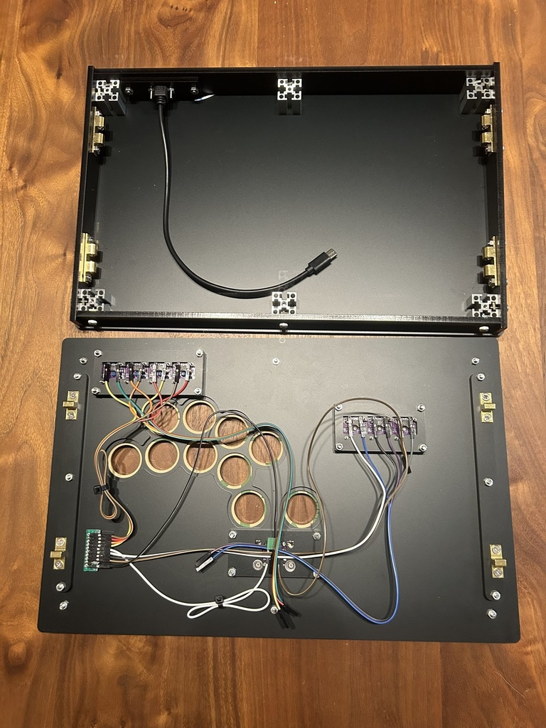 (みく様 オーダー レバーレスケース)