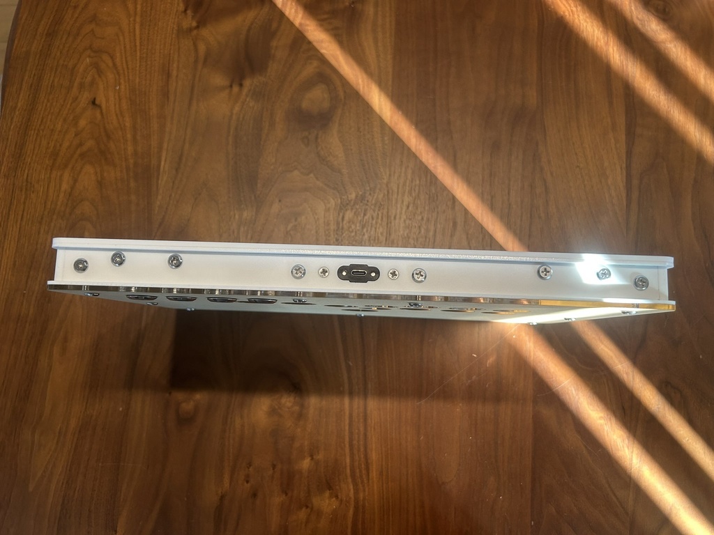 (kumi*chika様 オーダー レバーレスケース)