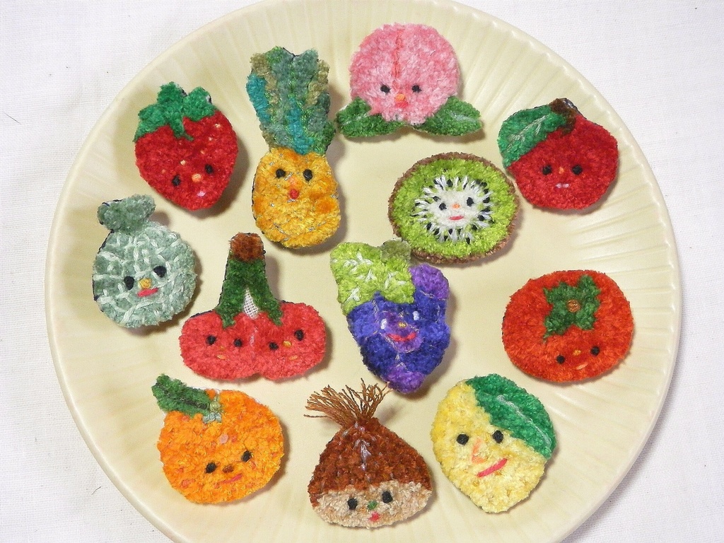 刺繍ブローチ・フルーツ