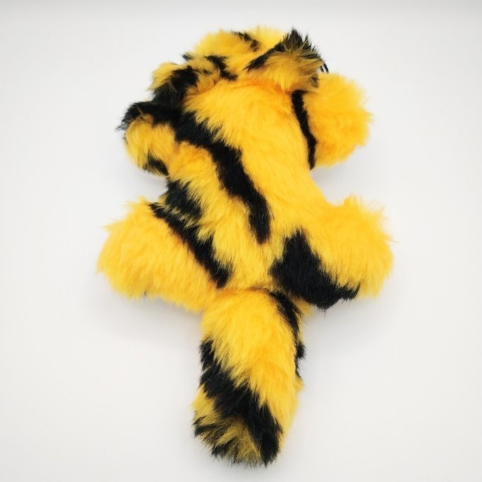 トラのラグマットのぬいぐるみ(黄丸目)