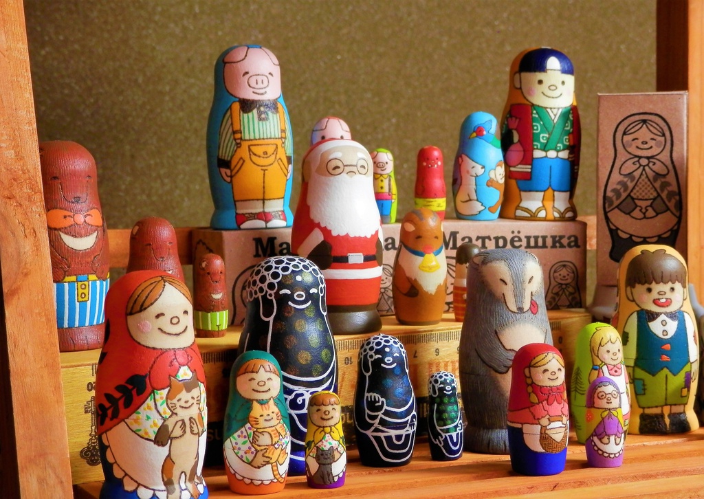 マトリョーシカと猫