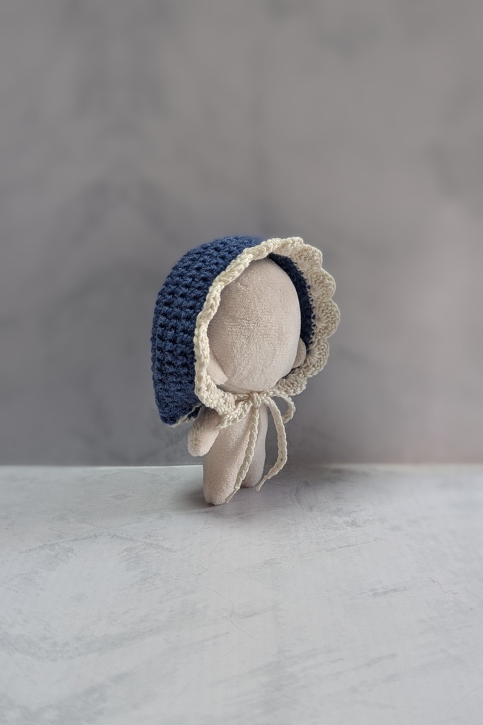 フリルなクロシェボンネット