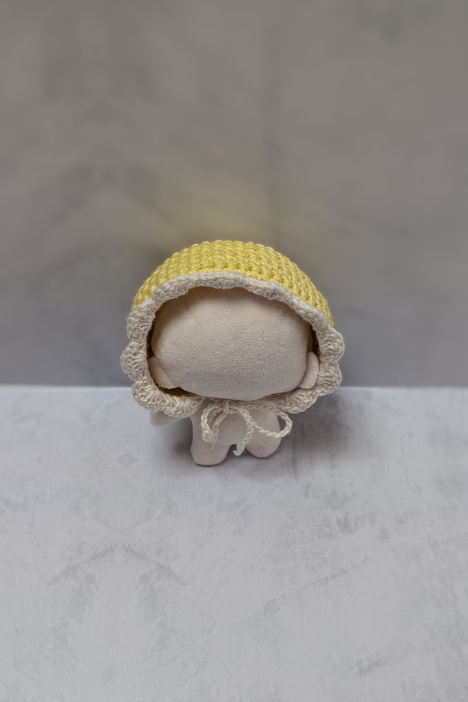 フリルなクロシェボンネット