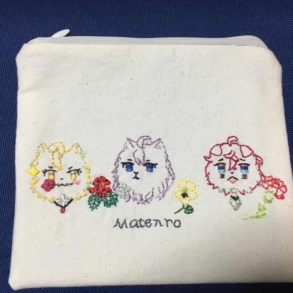 ネコノシスマイク 刺繍ポーチ