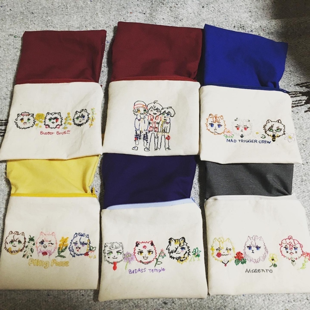 ネコノシスマイク 刺繍ポーチ