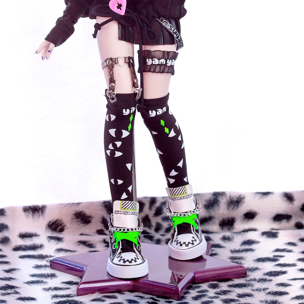 目玉いっぱいニーハイ（ブラック）