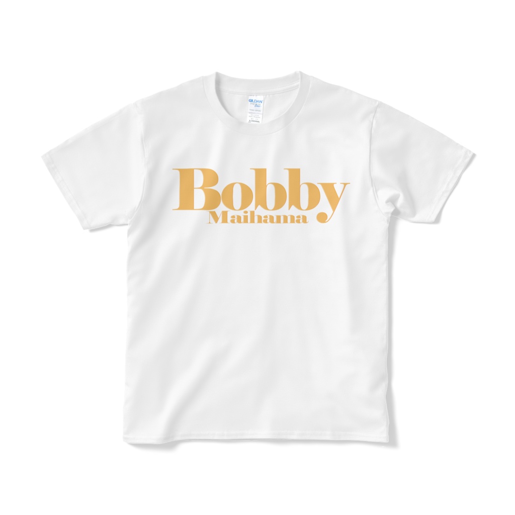 BobbyのTシャツ（ホワイト / ロゴ:ライトイエロー）