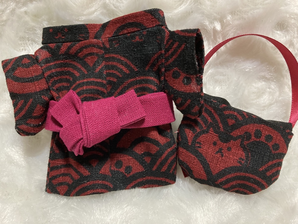 13cm/16cmぬい用 ぬい服 和装 浴衣 お出かけセット 青海波と猫 赤黒 バッグ付