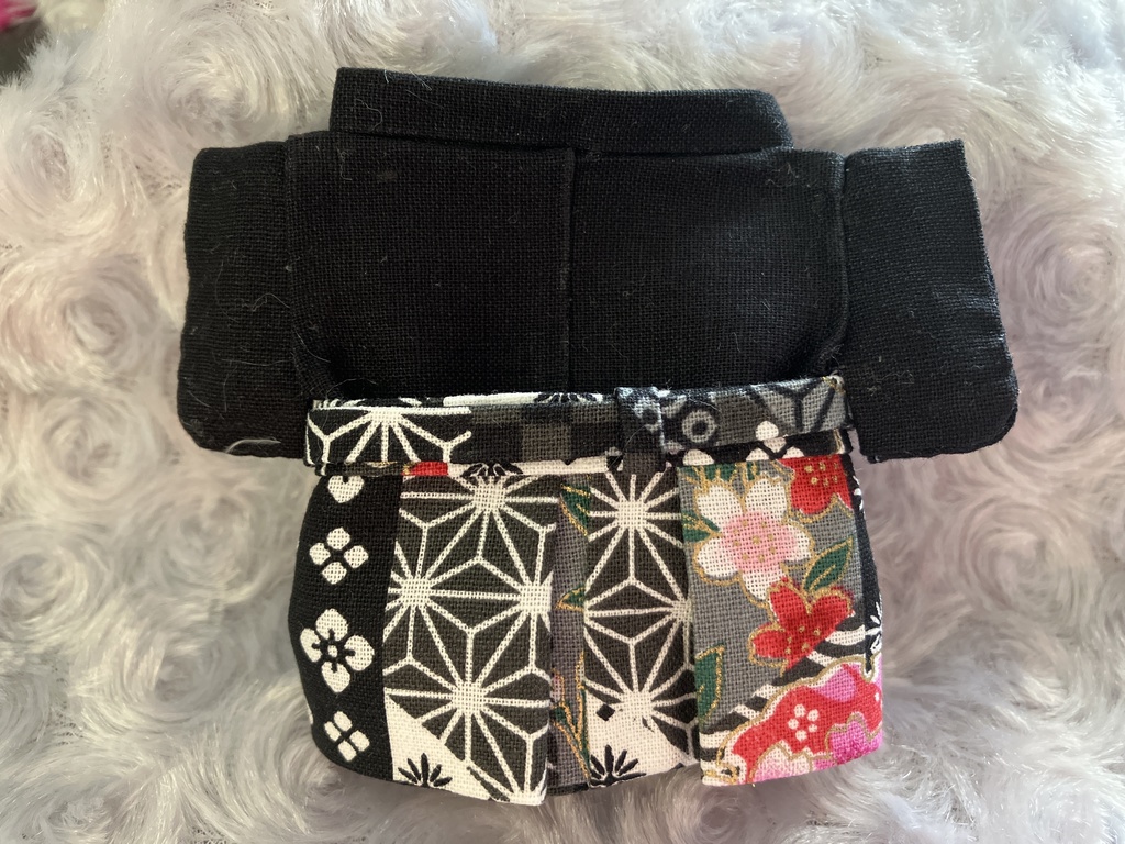 13cm/16cmぬい用 ぬい服 和装 袴 黒無地 和柄花柄 黒 お正月用