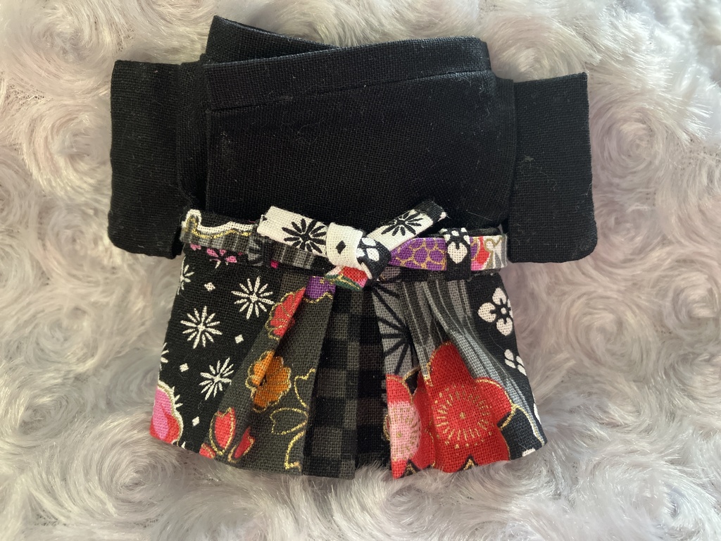 13cm/16cmぬい用 ぬい服 和装 袴 黒無地 和柄花柄 黒 お正月用