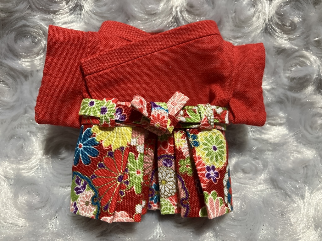 13cm/16cmぬい用 ぬい服 和装 袴 菊柄 赤＋赤