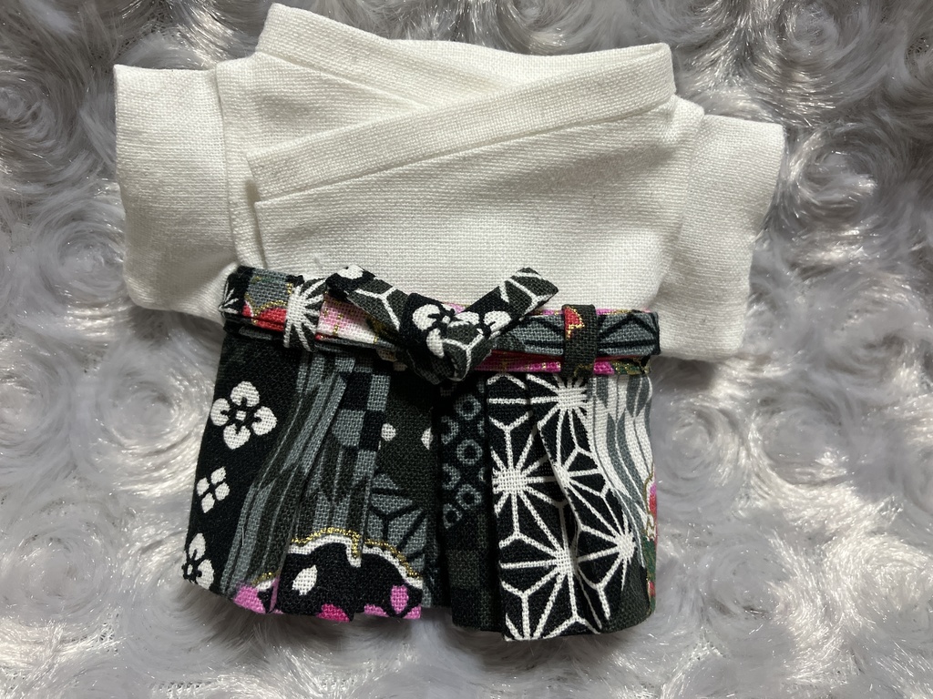 13cm/16cmぬい用 ぬい服 和装 袴 和柄花柄 白+黒