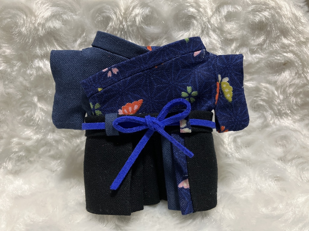 13cm/16cmぬい用 ぬい服 和装 袴 桜と蝶柄 紺+呉須色