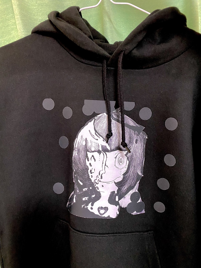 白と黒パーカー