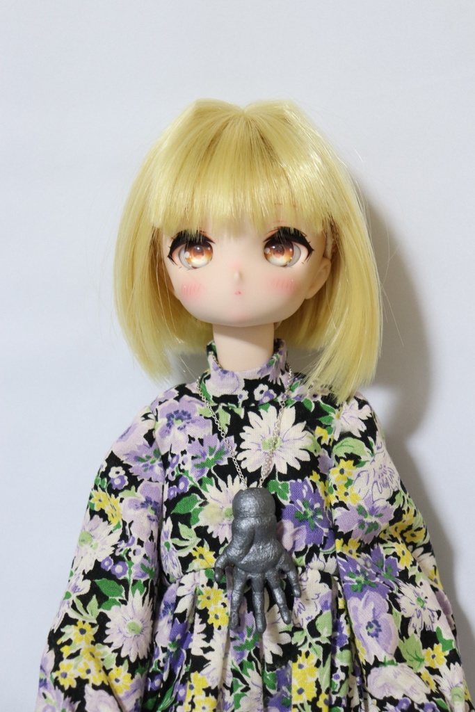 人形の手のネックレス アンティークシルバー