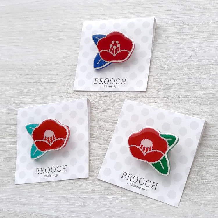 陶土ブローチ　椿