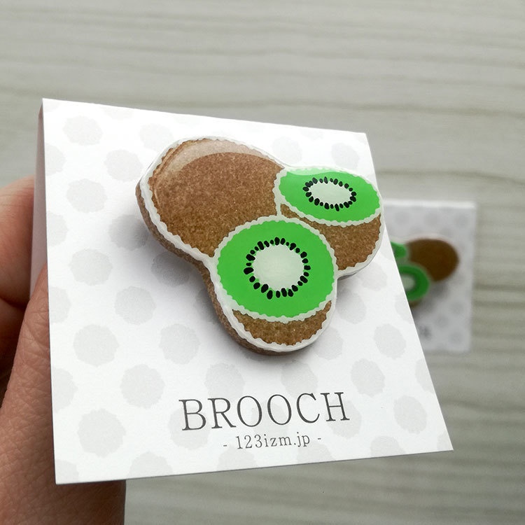 陶土ブローチ キウイフルーツ