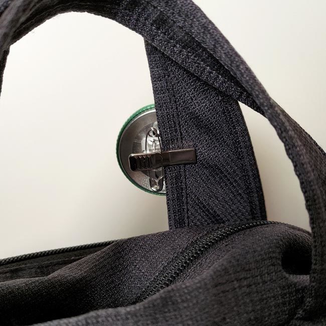 パンダ 蓄光 缶バッジ 44mm